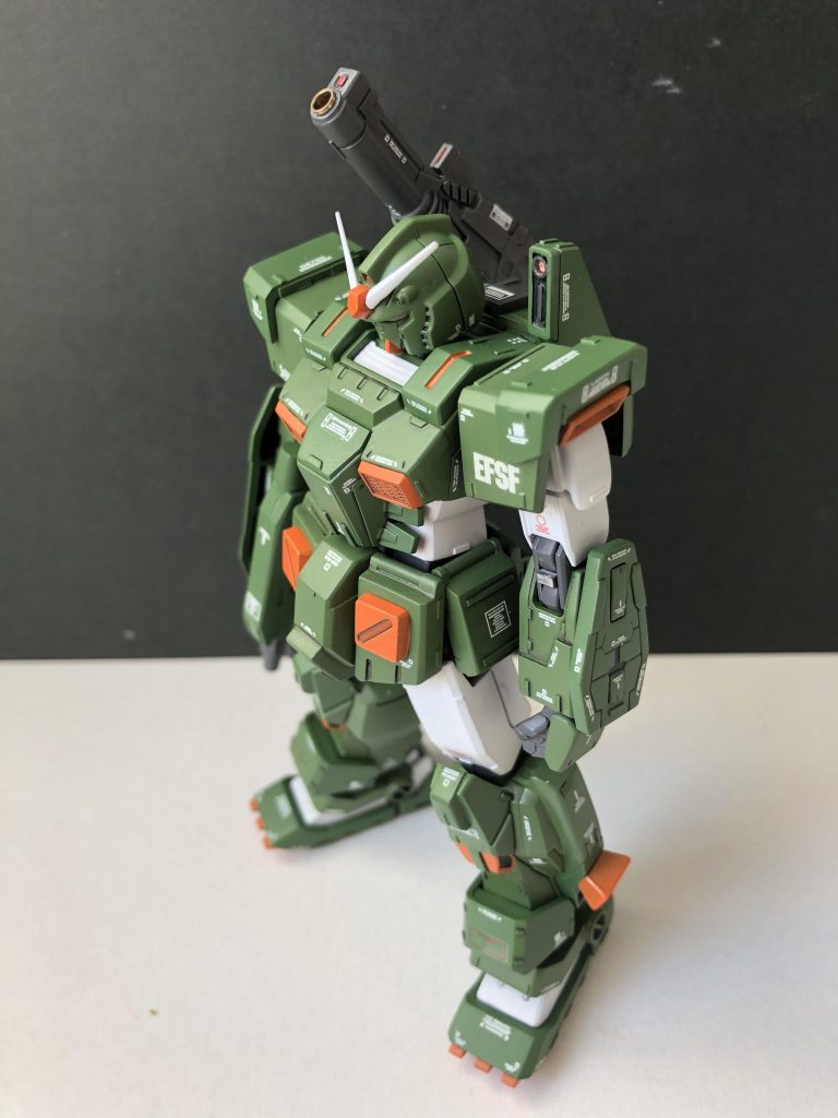 各所細かく貼ったプラ板でディテール追加しました。
筋彫りとかはしてないです。