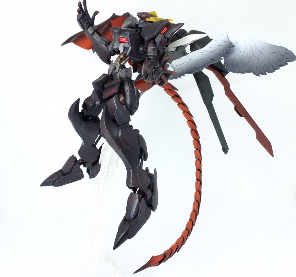 暗黒磁流禍を撃たせたかったので腹部が開口するように見える腰部パーツを追加して口が開くようなディテールに調整