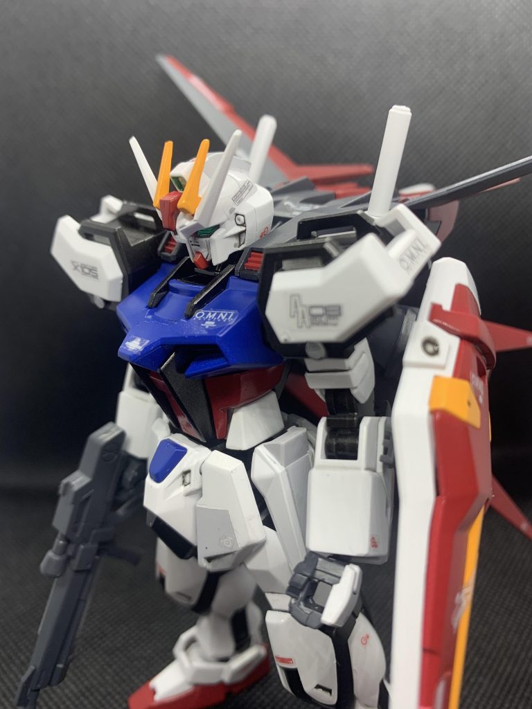 少し前にRGのストライクも作りましたが遜色ないプロポーションと情報量