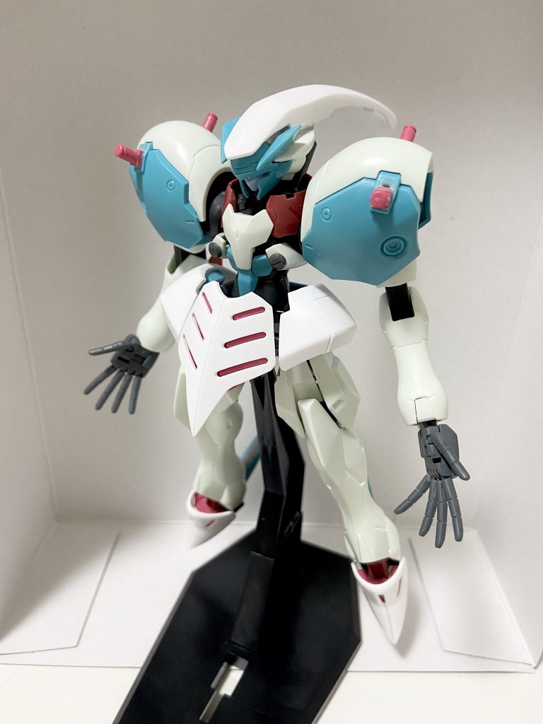 組んでて思いましたがガッデス..デザインが
凄くいいですね。特に肩のボリュームが
格好良いいと感じました。