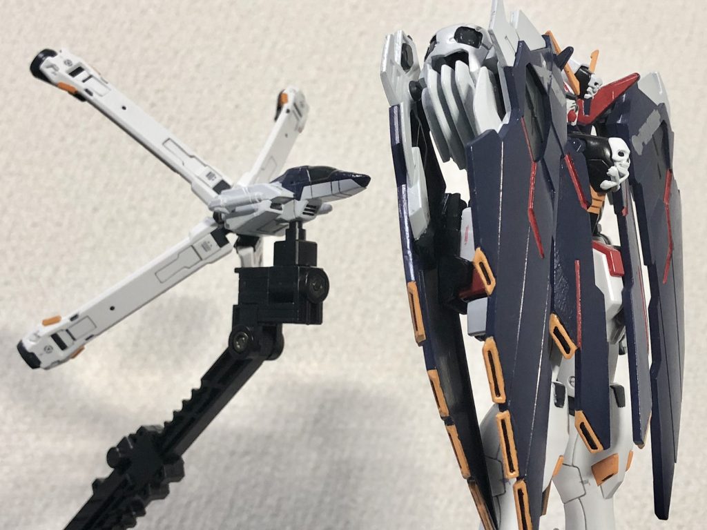 ルーカスみたいに分離合体機能までは作れないですよ。