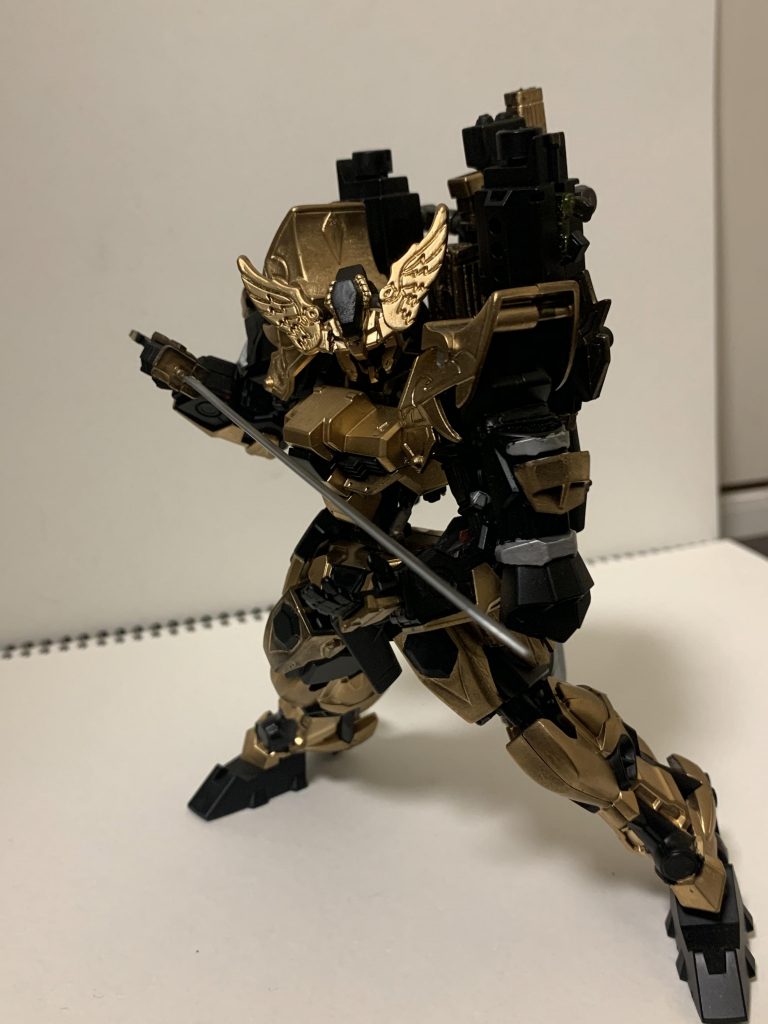 作者の設定では刀と鞘合わせて武装ONIMARUとしていますが、もちろん刀単体としても使用できます