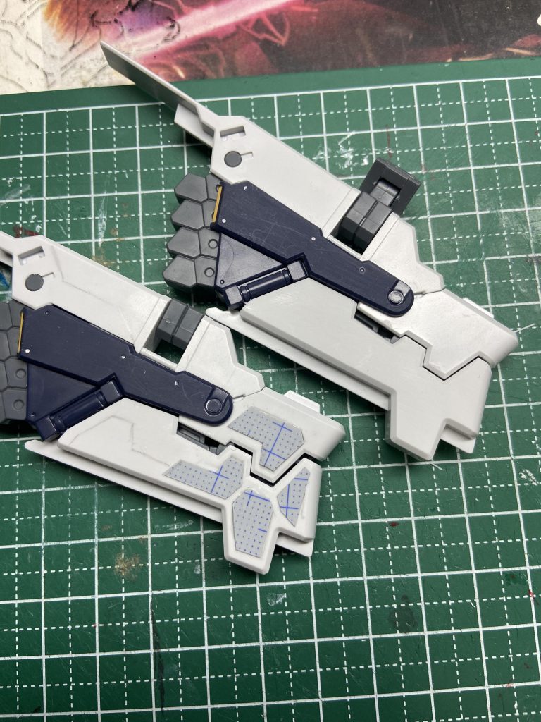 寂しかったのでプラ版を張り足しました。各所に追加のディテールや差し色をしています。