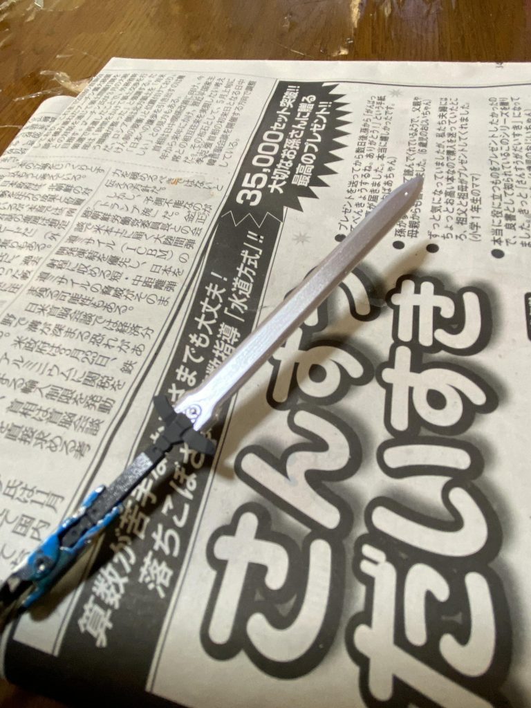 シャインシルバーは刀身に使うと凄く映えて綺麗で好きな色です