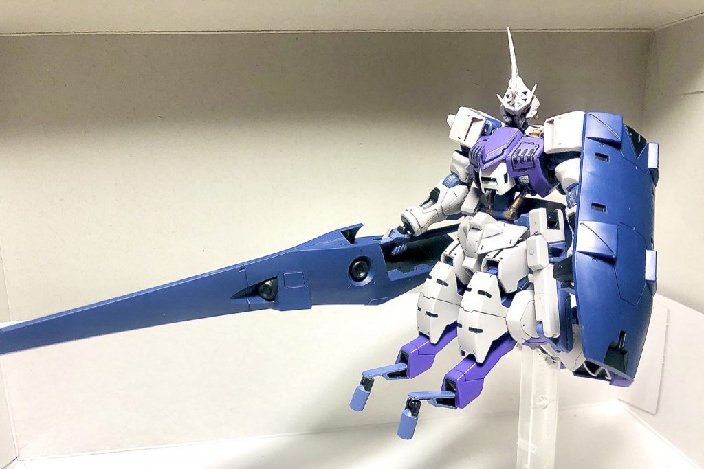 アピールショット2枚目にしてネタ切れなので、とりあえず箱絵のポーズをドン
角度ミスって微妙
(箱絵はもうちょいローアングル)