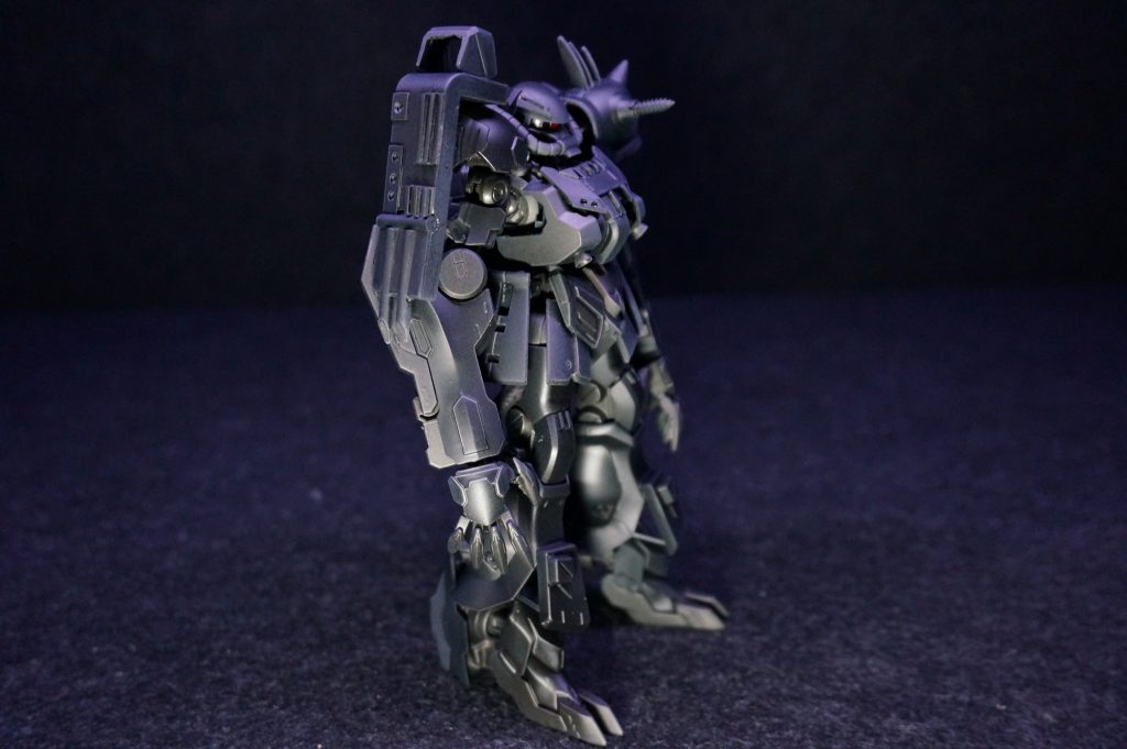 鉄血の世界でザク！　もぅ缶スプレーだとコストが・・・。