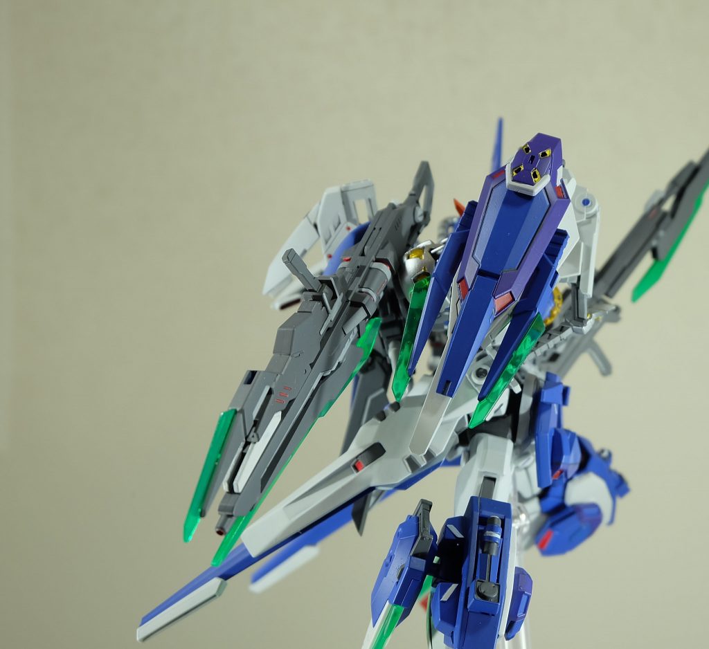ソードシールド牽制用に小剣が二本装備されている