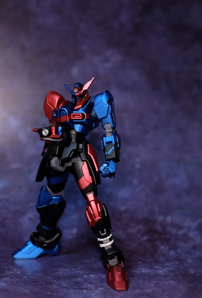 正面
誰だこんな塗分け考えた奴。
マスキングテープどれだけ使ったと思ってるんだ。
カッコイイから許す。