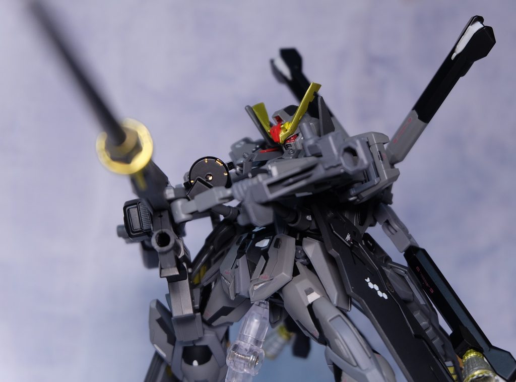 ランサー部分をドッキングすることでビームを収束した超精密射撃を行うことが可能。
収束されたビーム砲では、ラミネート装甲を貫通する程の威力を誇り
対フルクロス用の兵器であることが伺える。