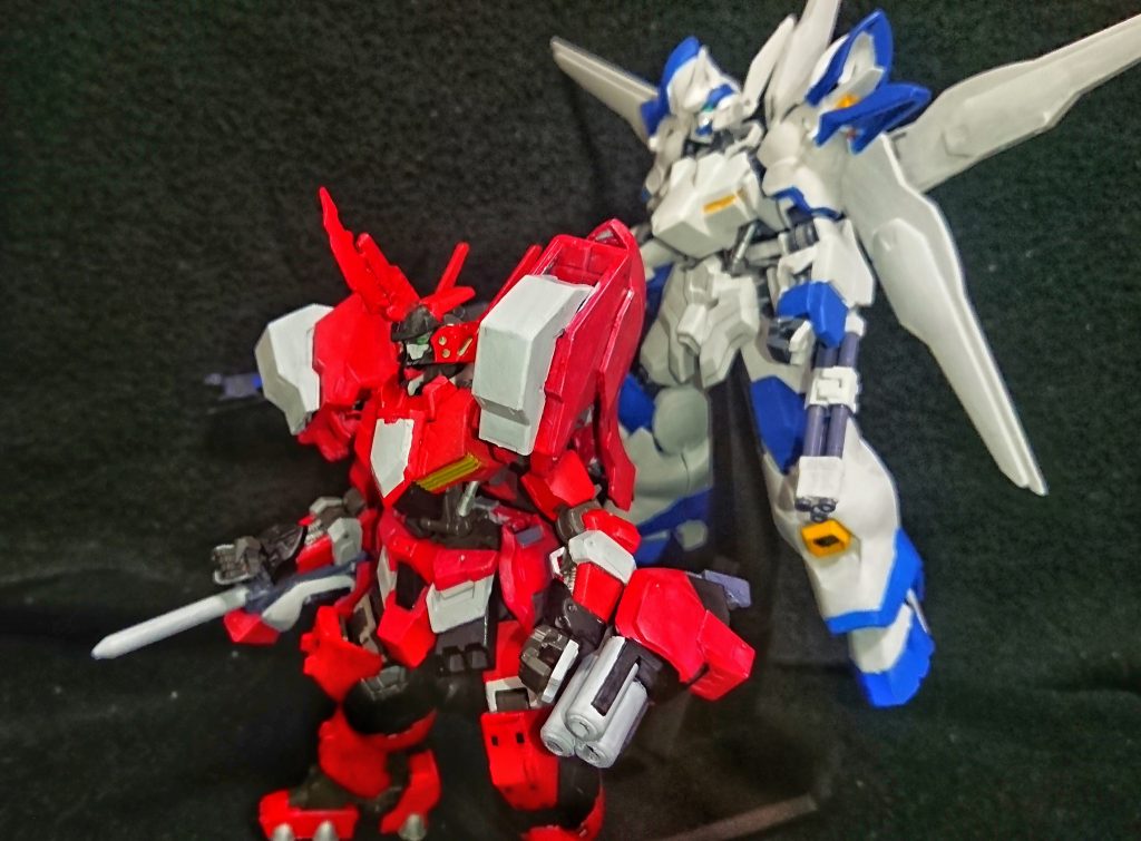 「エクセレン、仕掛けるぞ」
「え?ああ、ラブラブアタックね」