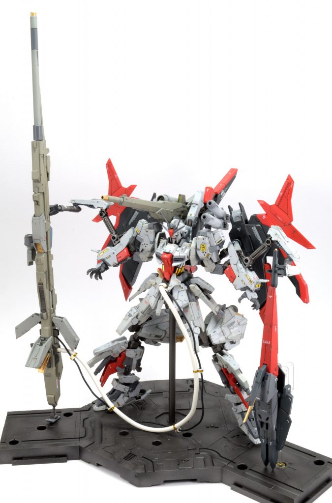 ハイパーメガランチャーの全長を含めるとコレくらい。撃つとティターンズは死ぬ。ネオジオンもモチロン死ぬ。