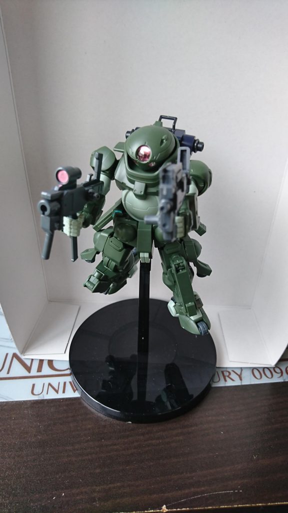 サブマシンガンを2丁拳銃風に構えるのが好きです(笑)