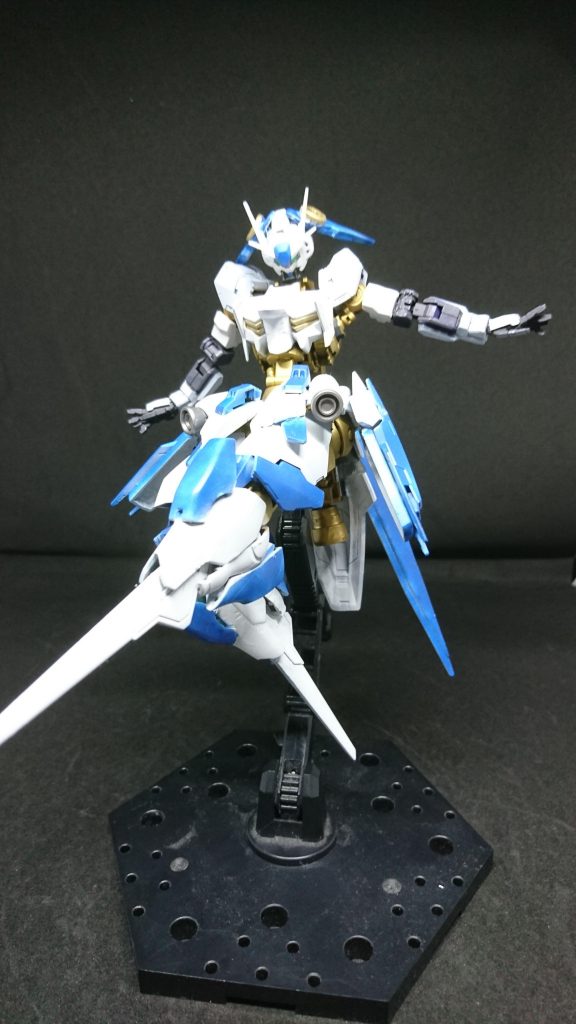 レッグブレードシャナの唯一の近接武器万が一救援が来ない場合の対抗手段鋭利な脚でありコックピットを貫通するほどの威力をもつスピードと精密な動作を得意とするシャナにぴったりな武装であるかなり足癖が悪い……