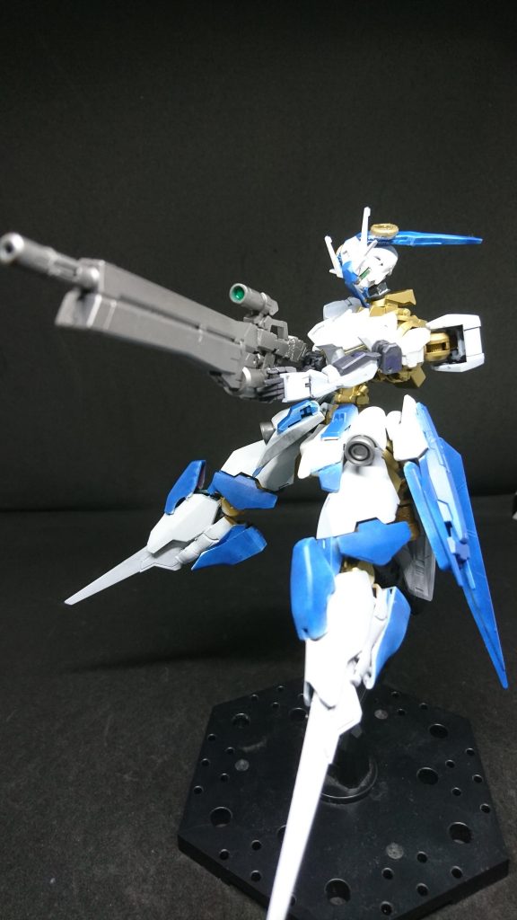 スナイパーライフル時に携行するとの情報が入った武装実際には発砲したか不明な点があるが明らかに使用してないと思われる