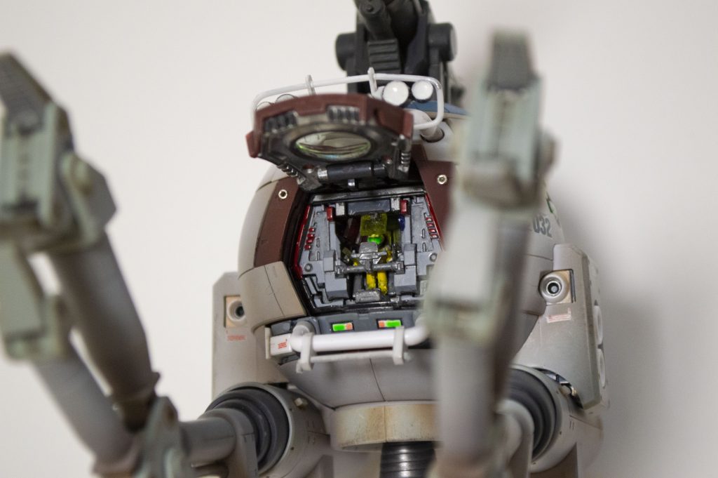 コクピットのすかすかっぷりが気になったのでHUDとかモニタ類も追加しました