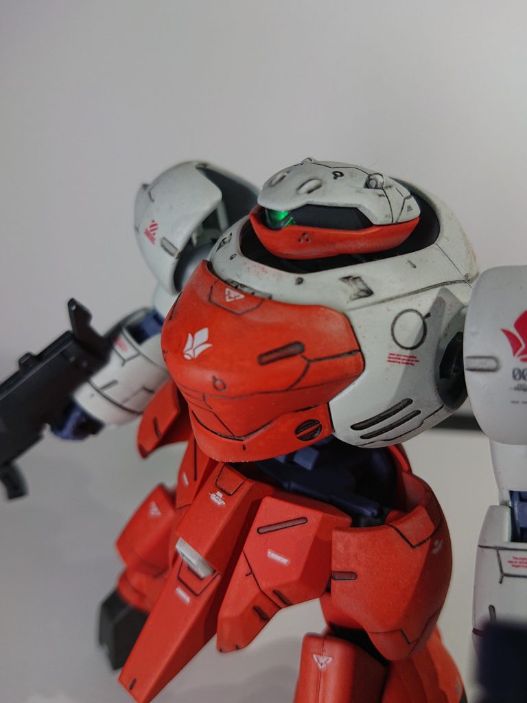 メインカメラのシールはホイルシールの余りにクリアグリーンを塗って作りました。

艶消しの吹き方に失敗して跡が残ってたりとまだまだなところがありますが、手をかけただけ愛着がわき、今でもお気に入りの作品です。