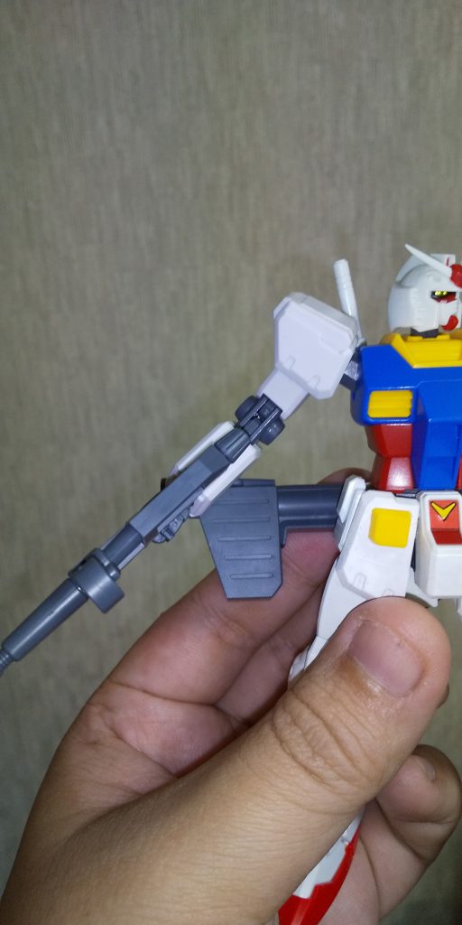 腕をパジムカーディガンの物に交換。肩アーマーはゴツい方がカッコいいのが採用理由。