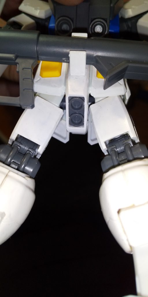 せっかくなので、股関節後ろのスラスターも移植。