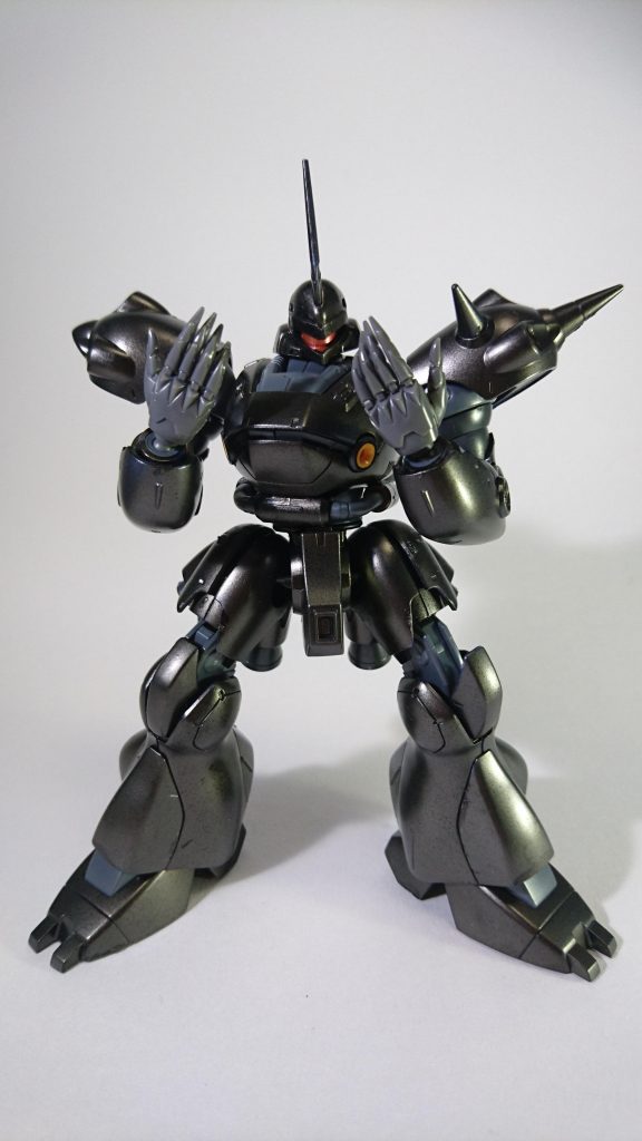 平手はコトブキヤのハンドユニットのシャープハンドを使用。