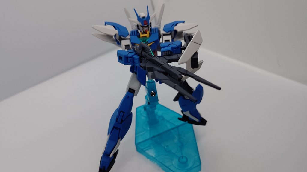 シールドの裏にあるチャージャーをライフルに接続して射撃するシーンの再現。
基本アーマーだからかギミックがこれくらいしかないシンプルな作り大好きです。