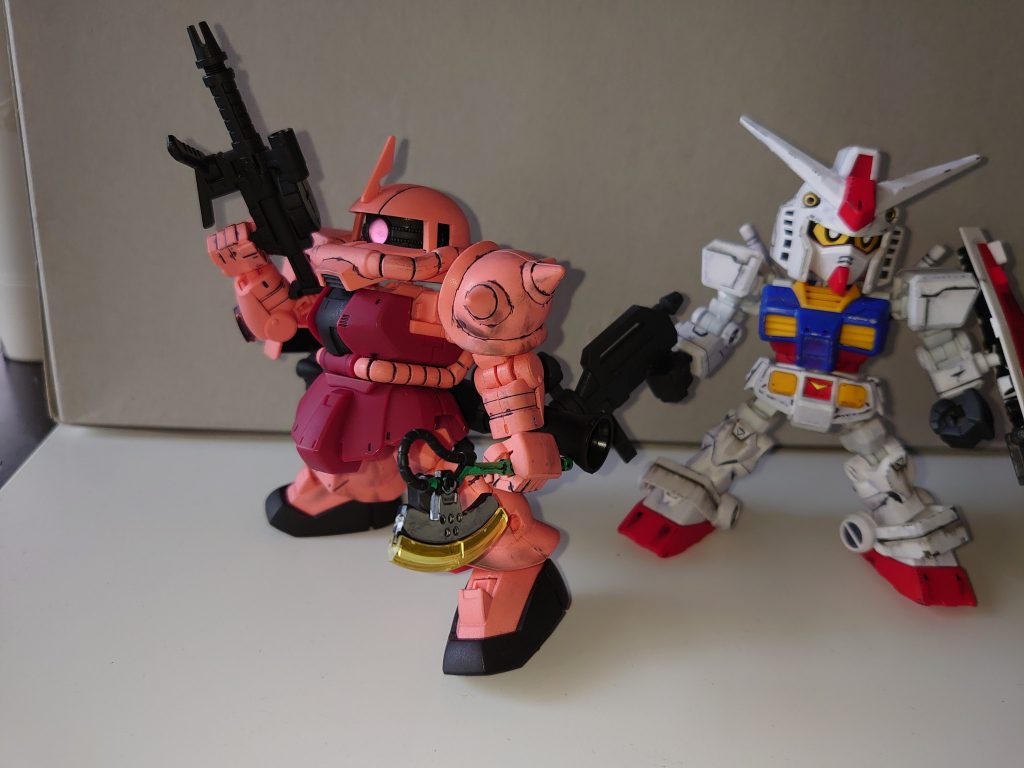 クロスシルエットガンダム(艶消しウェザリング済み)とパシャリ