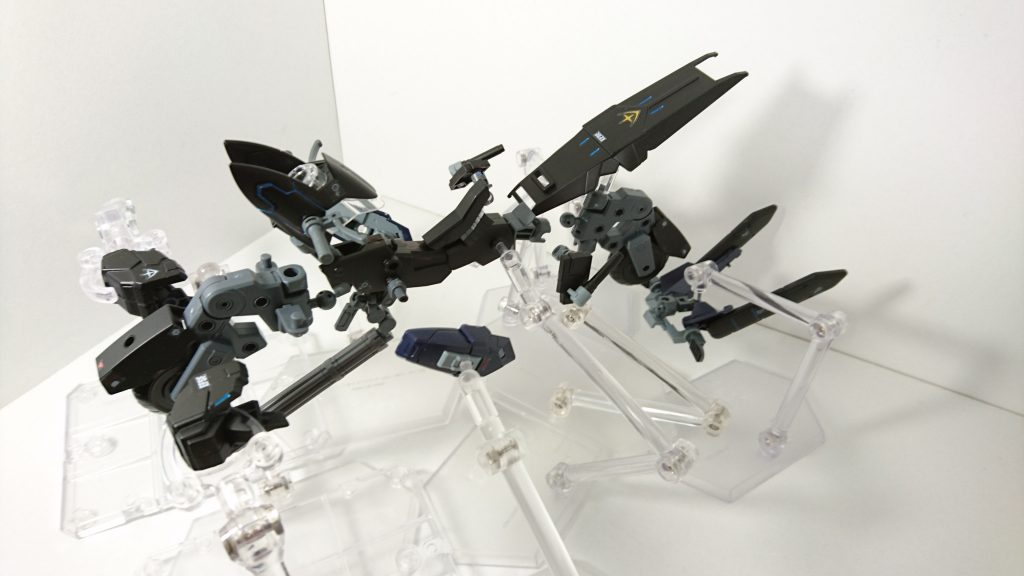 バイクは分離し余剰が出ず、全てペイルライダーに装着可。タイヤはバックパックに装着。