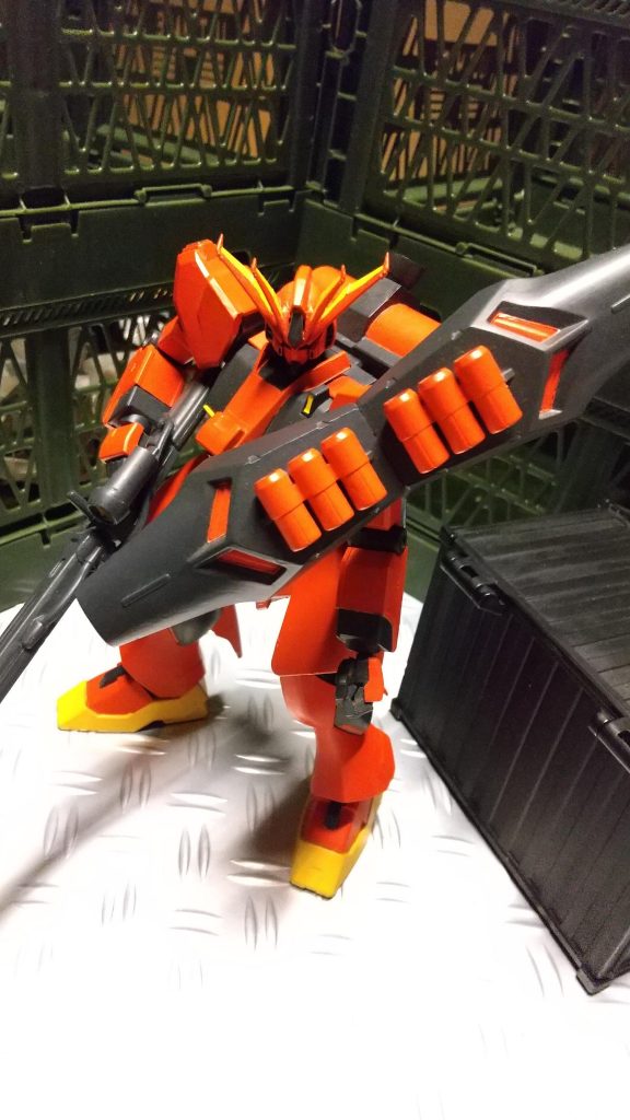 フィンファンネルの代替としてヤクトのファンネルを装備。
この肩バインダー二つ繋げて片方だけにつけるシルエットがしてみたかった!