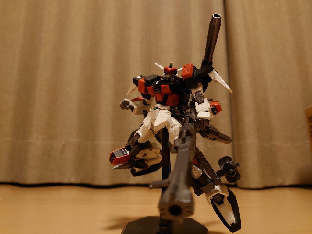 角度を変えて撮影。
ディアッカがこれに乗っていたら
「グゥレイト!」をもっといっぱい聞けていたかもしれません。
(名前もグゥレイトバスターガンダムにしたほうがいいかな・・・)
ここまで見てくださりありがとうございました!