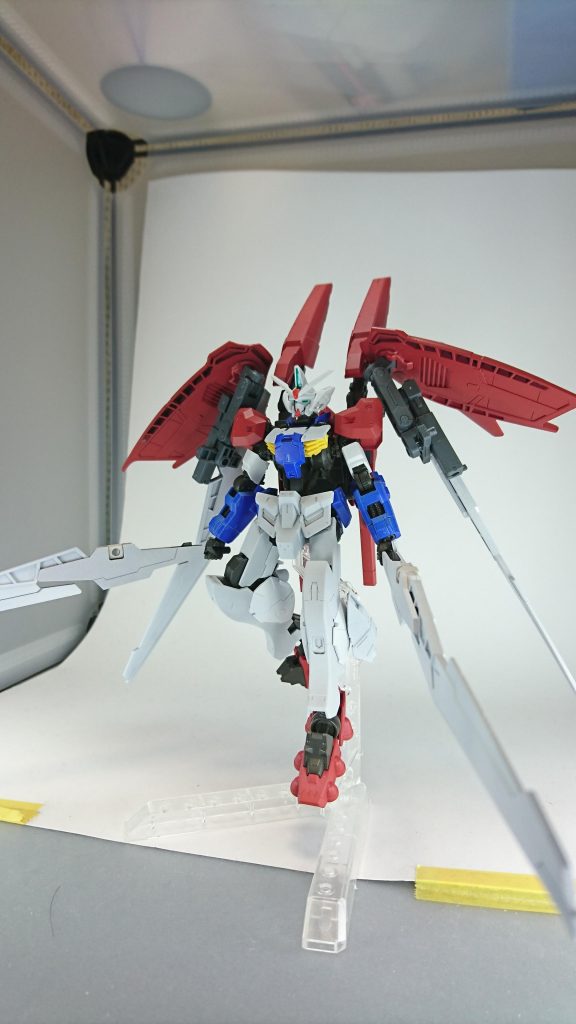 スラストブースター(ブレードモード)
またスラストブースターは4本の大剣として運用も可能
ただしスラストブレードとして使用した場合その後はカノンモードとしての運用が出来なくなる