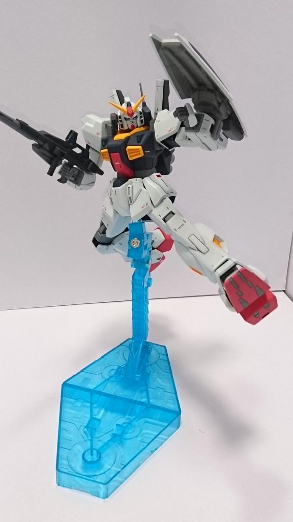 足の裏等の肉抜きは埋めました。
ふくらはぎや襟の小さい面取りはスケール的にくどいと思ったので少し修正してます。