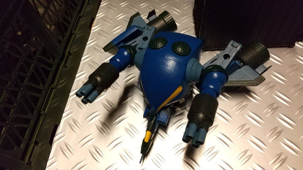 ジョイントアームであしを接続しているのでブースターの角度を変えて横スライド移動も可能に。