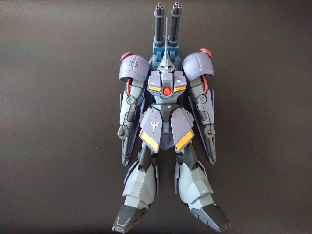 全身。ガルバルディリベイクにRギャギャの腕を取り付け、バックパックはヴァリアブルポッドやらジャンクで制作。頭部は余剰パーツにリベイクの角着けてます。