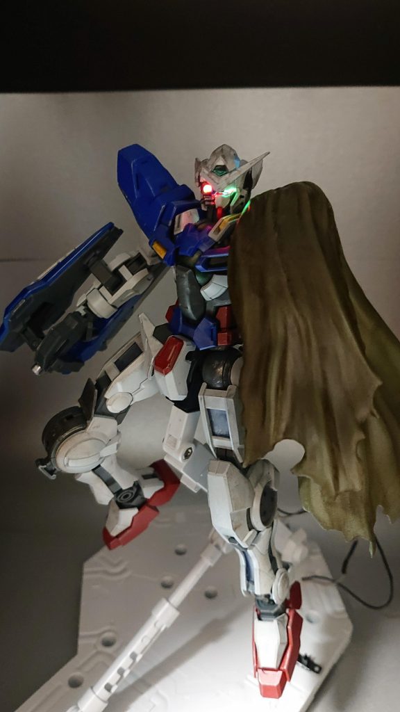 セカンドシーズン1話で振り返った時のエクシア