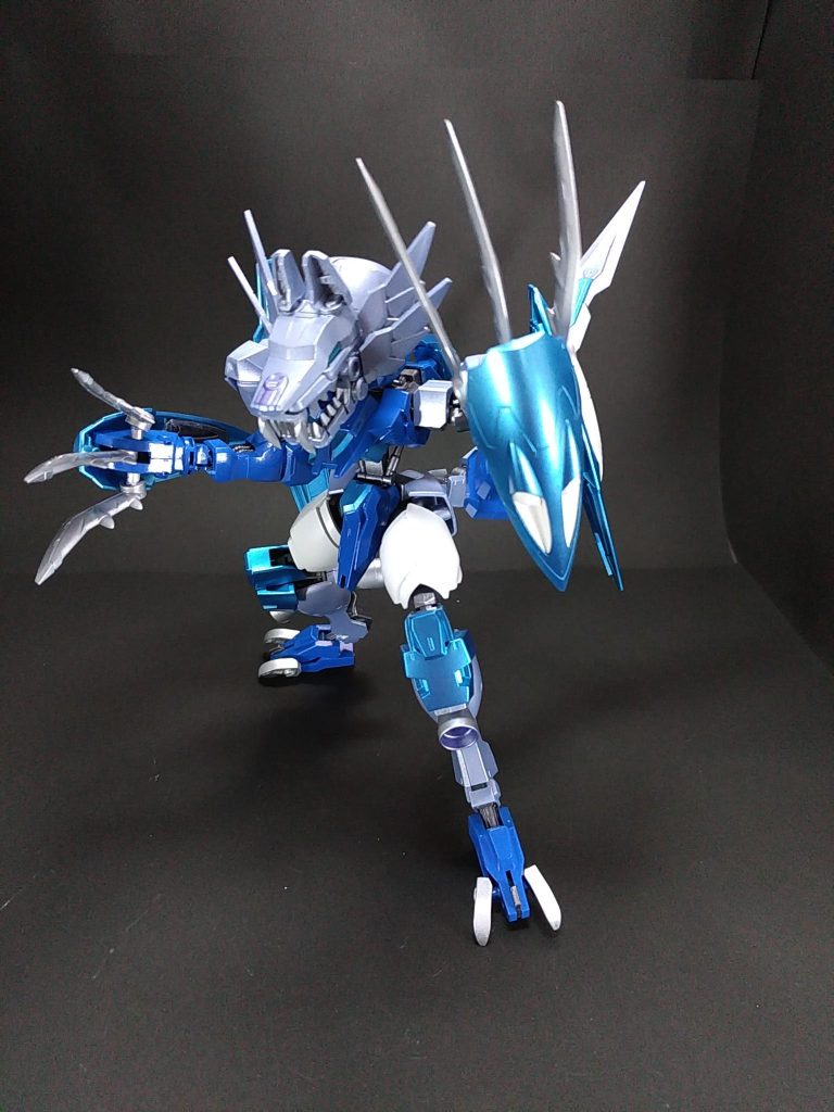 メインウェポンの爪はM.S.Gの龍装具リュウビにキマリスヴィダールのサイドスカートを組み合わせてます。