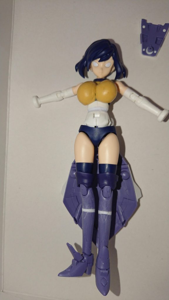 次に盛ります！(*´∀｀)
ついでに足や腰を延長します。