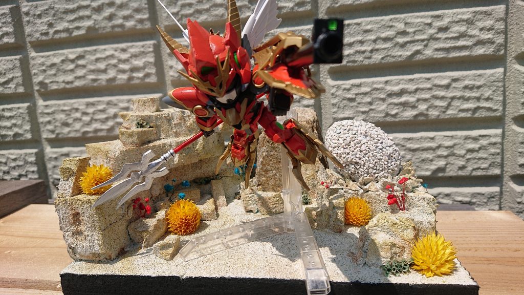 縦は口を開けれます
重火器が飛び出るイメージです(後付け)