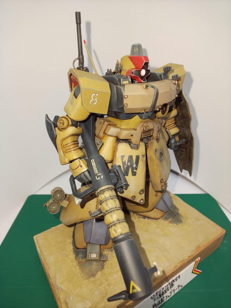 各部には連邦製の部品も多数 使われている。