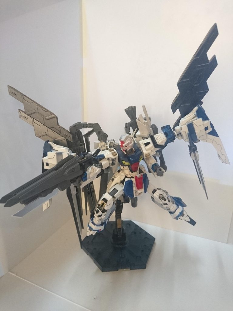 メイン武装のトリニティソードライフル