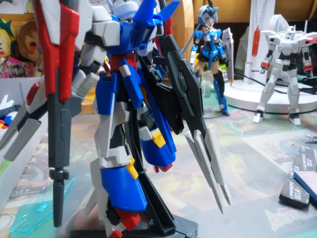 実は背部にスタングルキャノンはリアスカートにマウントできたり｡