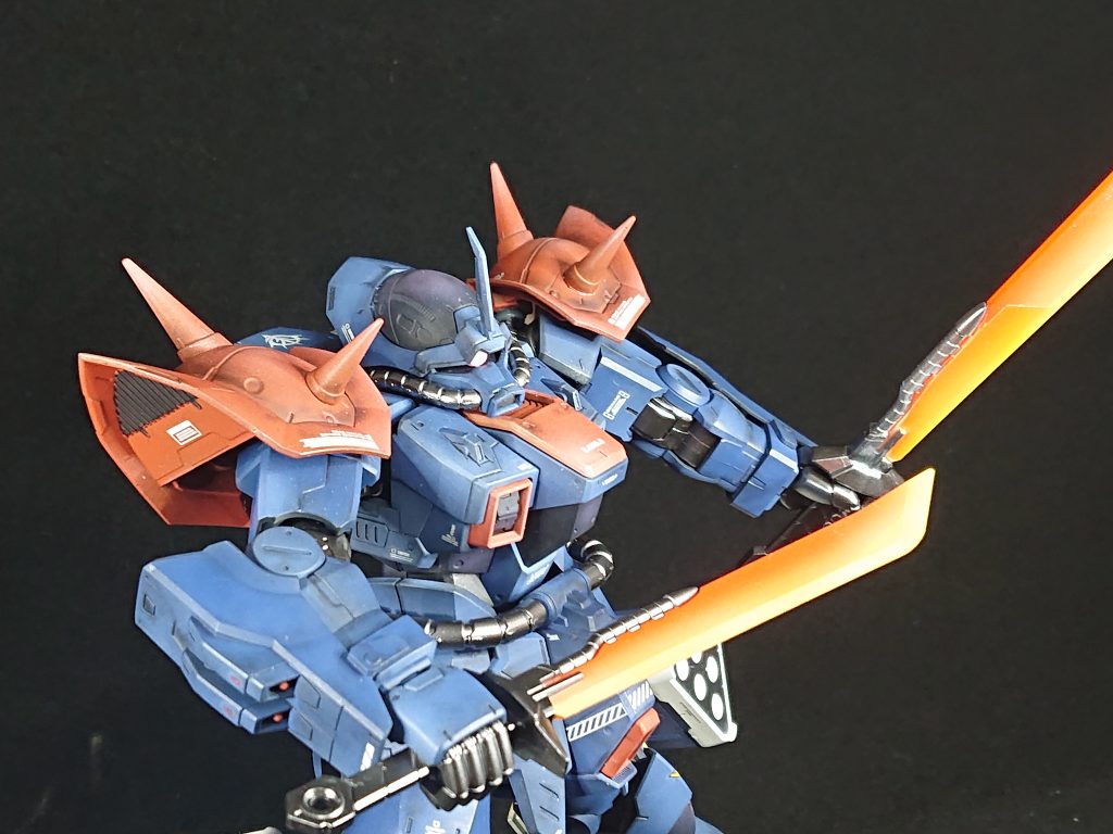 足のミサイルとサーベルのみという無茶な武装