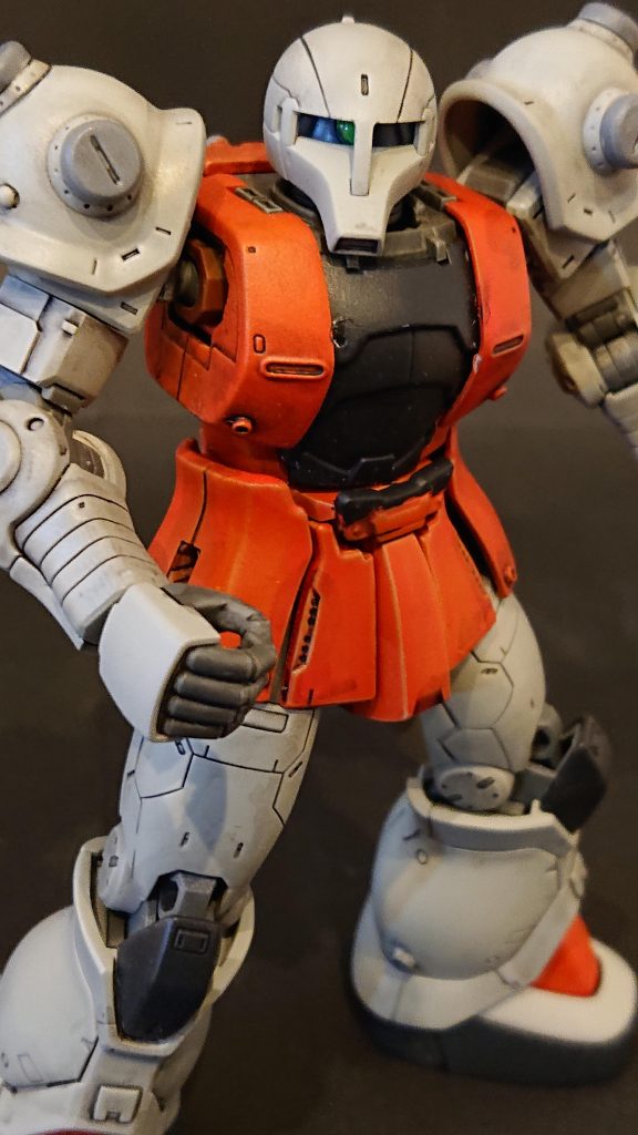 組み上げ中に塗装が何ヵ所か剥げました。(泣)