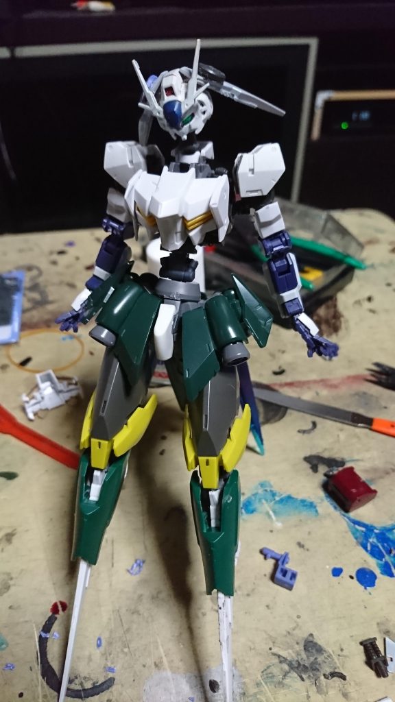 製作過程脚のパーツはレギンレイズのフレームを基礎にルプスレクスのテイルブレードを使用しジャンクパーツでカバー腕にウーンドヴォートの使用するためにガンダムフレームの腕の基部を接着し取り付けれるように加工頭部はGアルケインの物を使用し女子力を上げてみましたm( )m