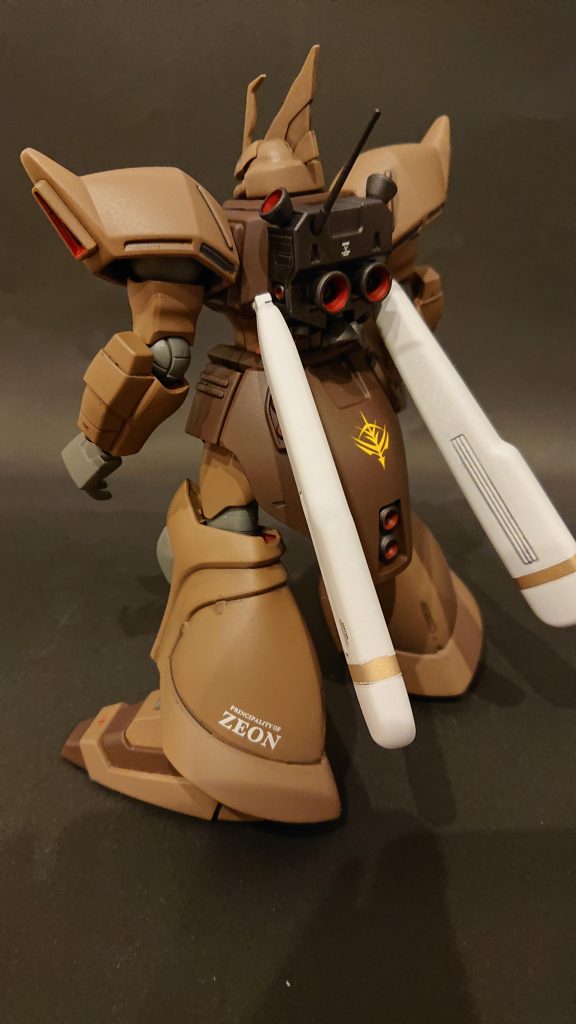 おしりとふくらはぎ部分のジオン軍デカールがお気に入りです。