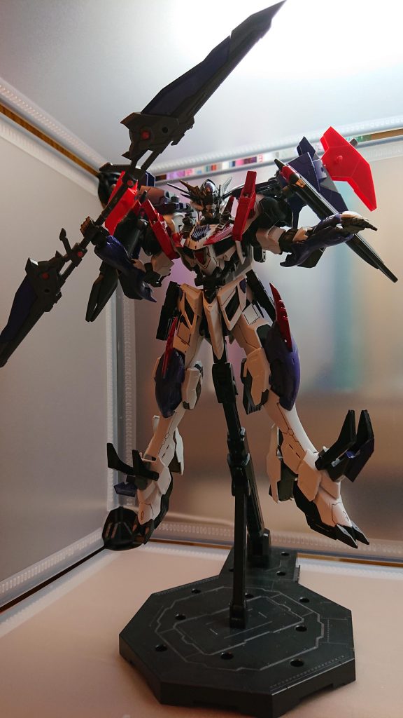 フェーズ1の状態ではカルラなどの特殊攻撃が出来ない分大戦時代から培った戦闘経験を武器に複数の敵を圧倒することができる