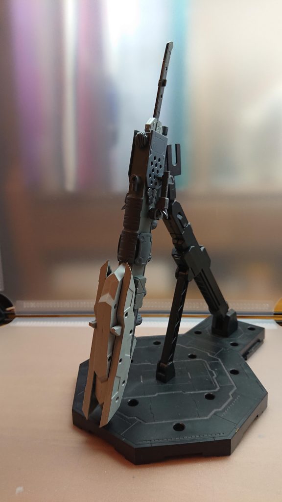 無限槌フェンリル
ラグナヴォルフが使用する遺物にして
主要武器
武器の内部に膨大なエネルギーを宿しており、一撃で大陸を滅ぼすほどのパワーを引き出すことができる