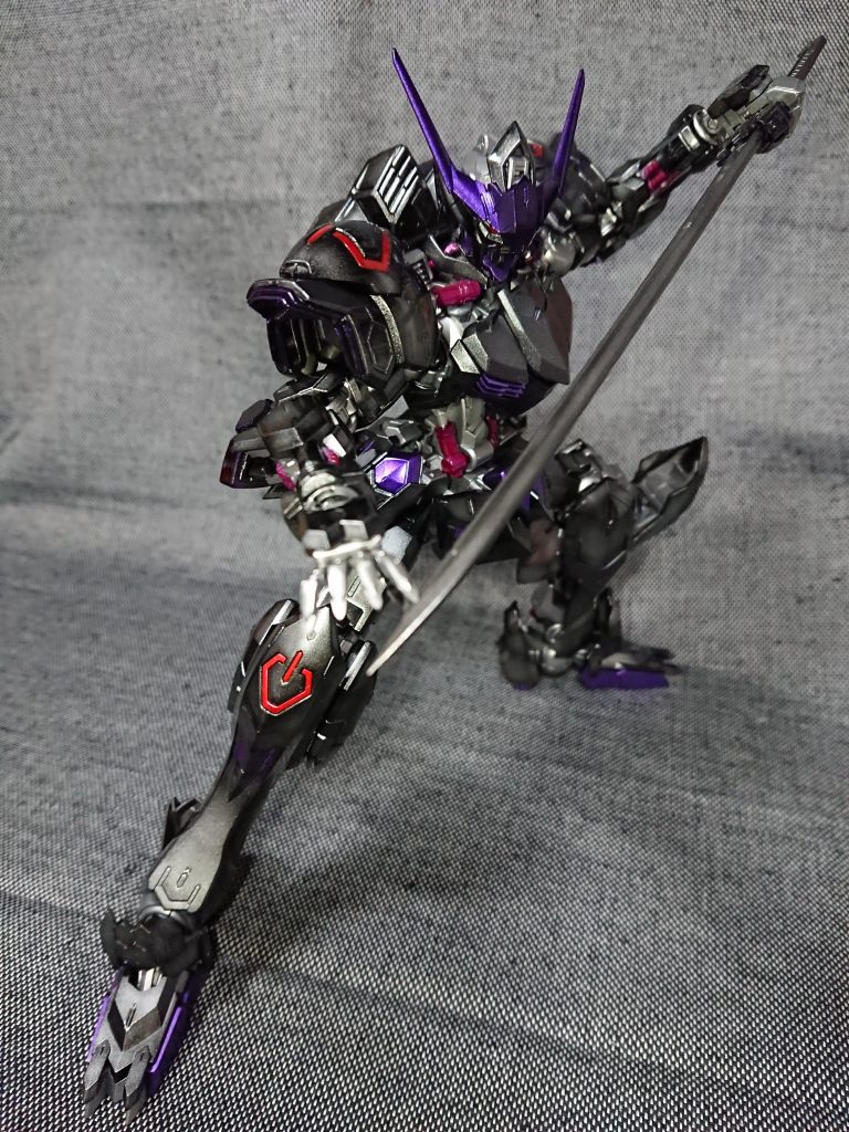 MG ガンダムバルバトス アイアンブラッドコーティングver–4枚目/制作者：バッドマン