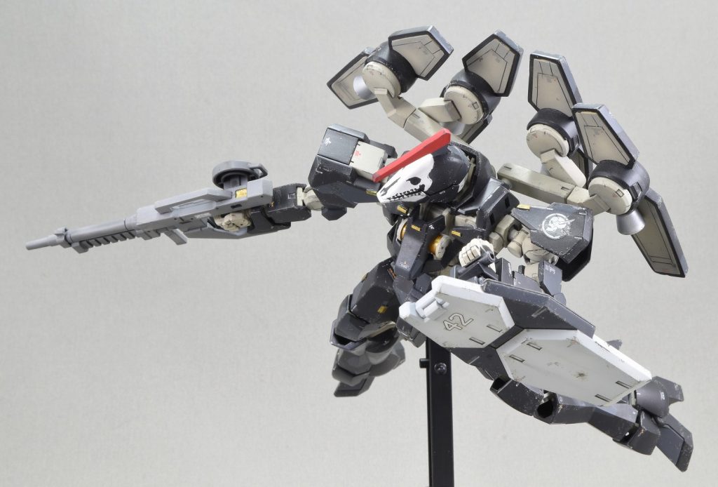 羽のレイアウト的には無重力下仕様。