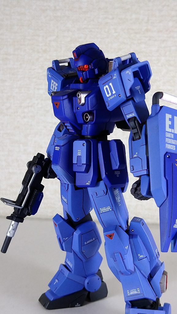 横。なんかめっちゃこっち見てる