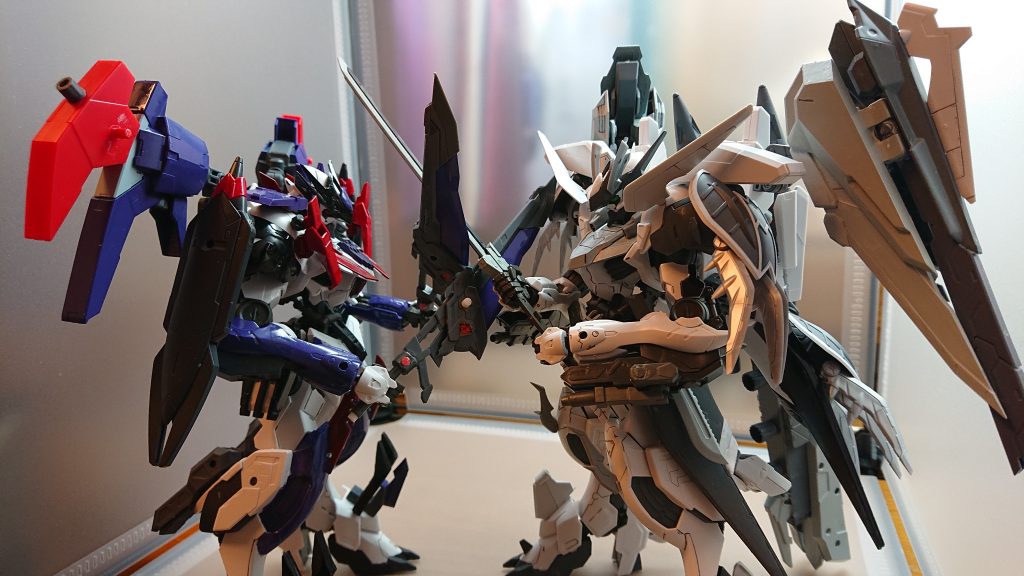 バルバトスラグナヴォルフVSバルバトスエデン
ラグナヴォルフになったことでエデンと互角に渡り合い激しい戦闘が繰り広げられる
撤退を余儀なくされたエデンだったが
油断してはならないなぜなら
エデンは戦いを重ね、そしてある条件を得ることで進化する機体だということを
次に姿を見せる時は違う姿になっているかもしれない