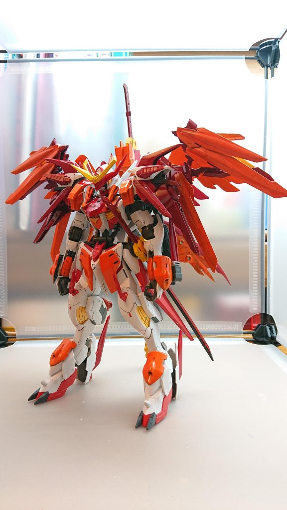 バルバトスカルラ極(キワミ)

バルバトスカルラが極の炎装を身に纏った最強形態
カルラの機体性能が大幅に上昇しており
その性能はグレンカルラを大きく上回っている
また、カルラが生み出す炎は
敵を焼き尽くすだけでなく
味方や周囲の人々を包み込み攻撃を防ぐ炎も生み出すことができるようになった